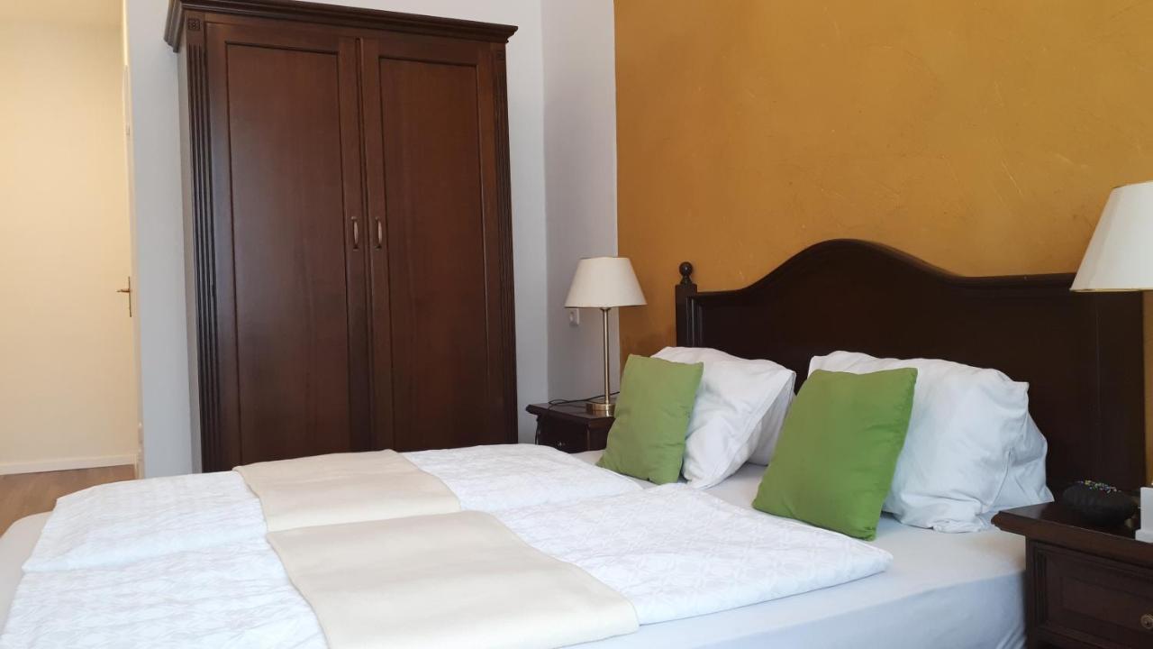 Gasthof-Pension Schwarzer Baer Вайдгофен-ан-дер-Іббс Екстер'єр фото